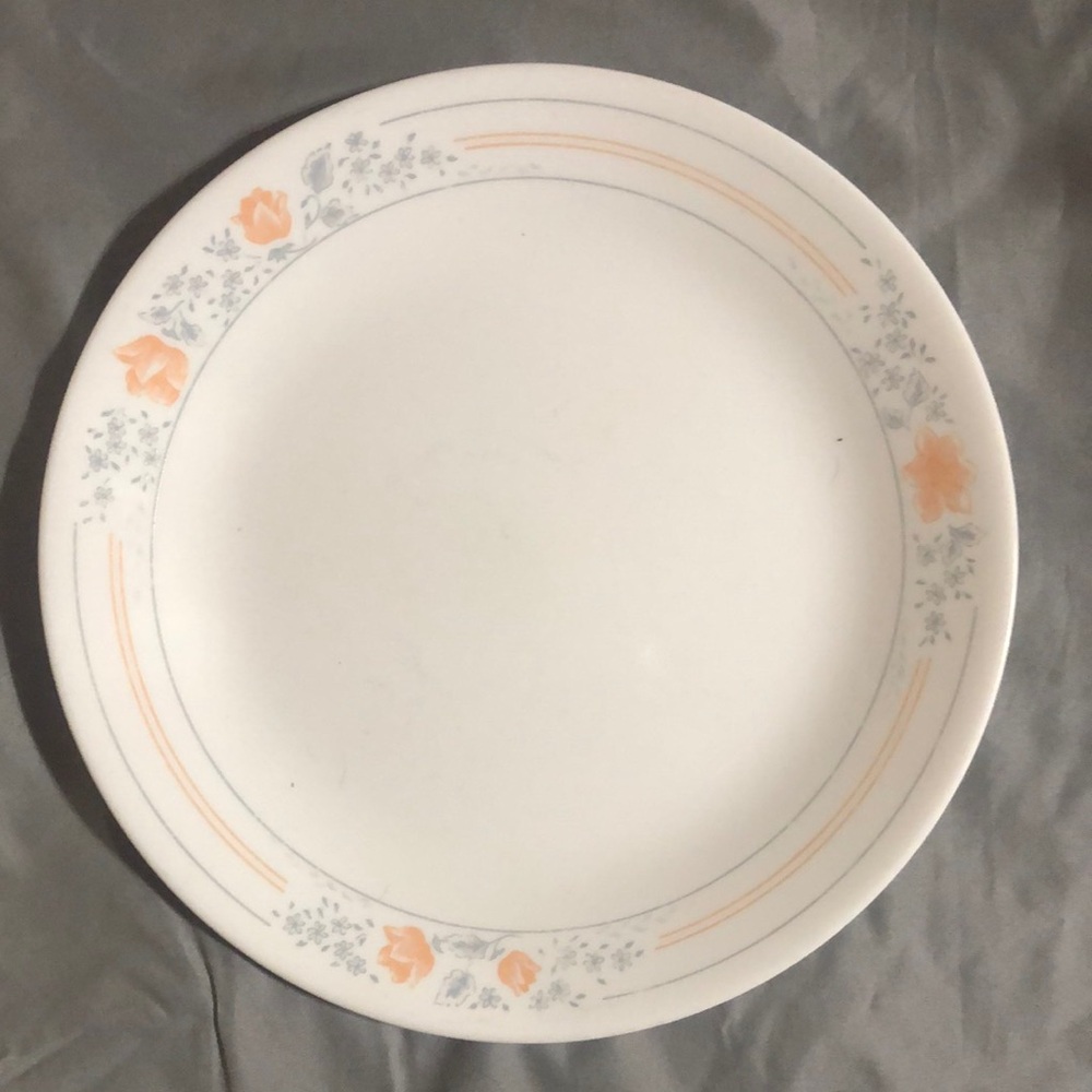 Corelle dinner plate. White Floral  Dinner Plate - Peach Accents